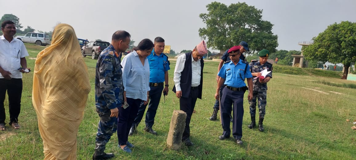 सिमा नाकामा अनुगमन निरीक्षण कार्यक्रममा सहभागी हुँदै प्रमुख जिल्ला अधिकारी